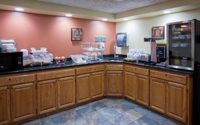 Paynesville Inn And Suites