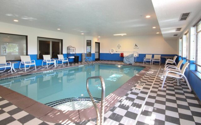 Holiday Inn Express Marshall by IHG