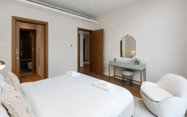 Bright Modern 1BR in City Walk