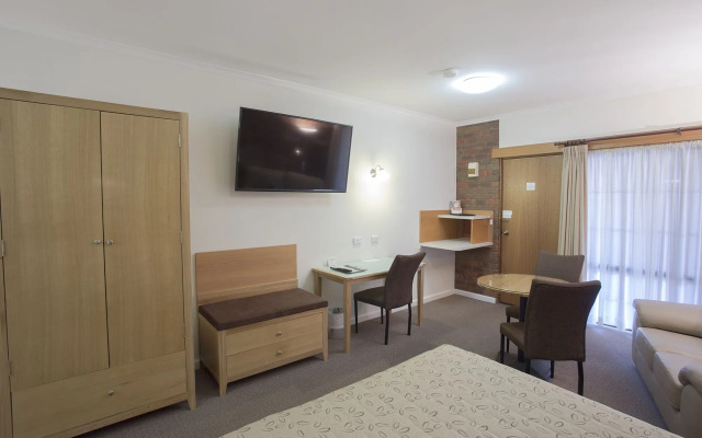 Country City Motor Inn