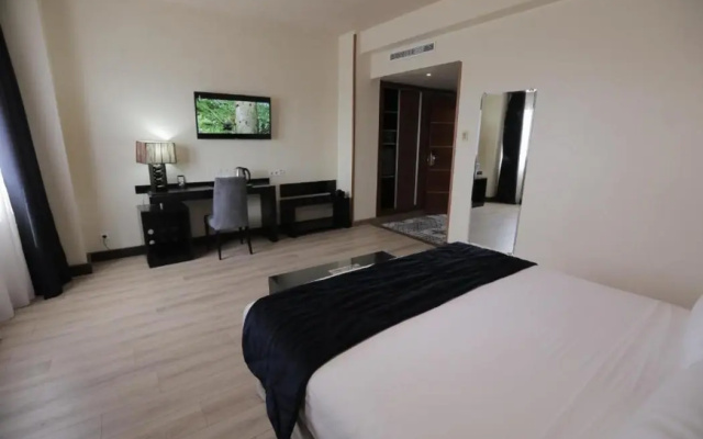 hotel evasion by liberte