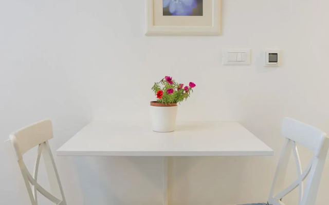 Split Center Suites