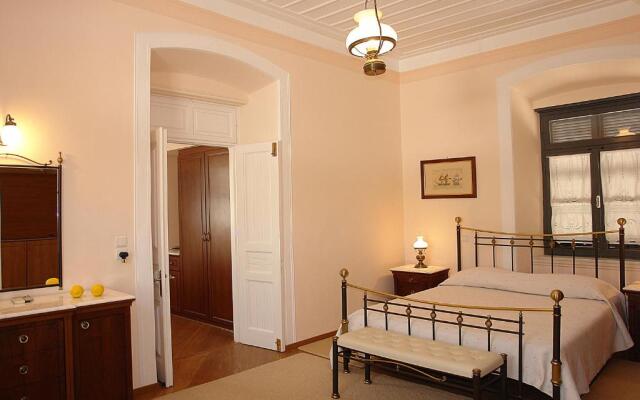 Phaedra Hotel