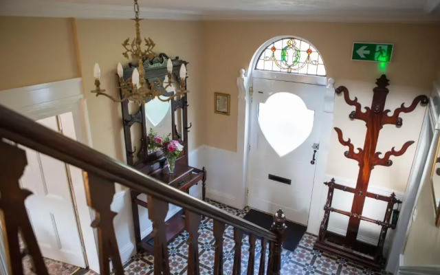 Riverdale House B&B