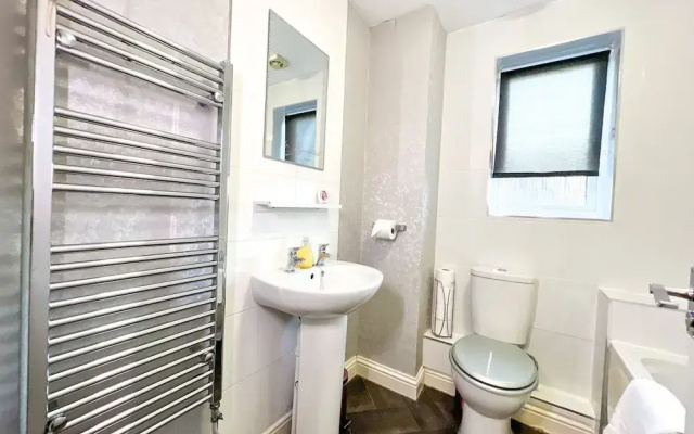 Taylor Close Holiday Home
