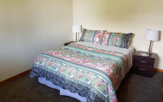 Kumara Historic Cottages - Hostel