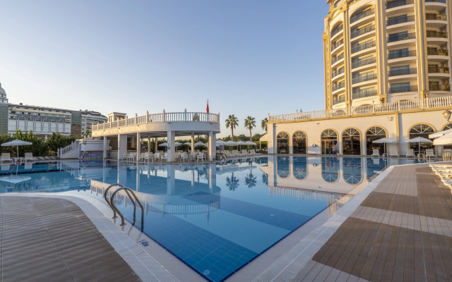 J'adore Deluxe Hotel & Spa