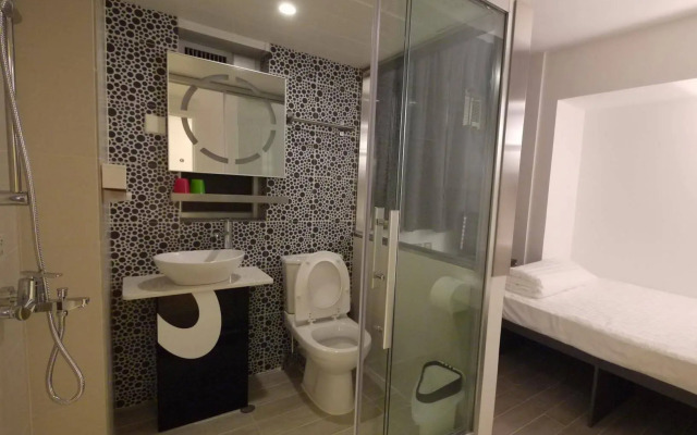 Panda's Hostel - Elegant