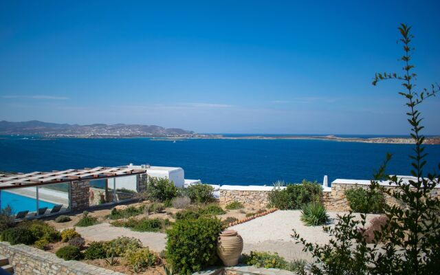 "private Villa Agia Irini, 350 Meter to the Beach for 4 Guests With Pool Access!"