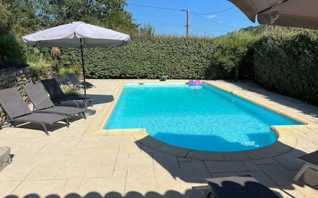 Beautiful Villa Near Village des Vans