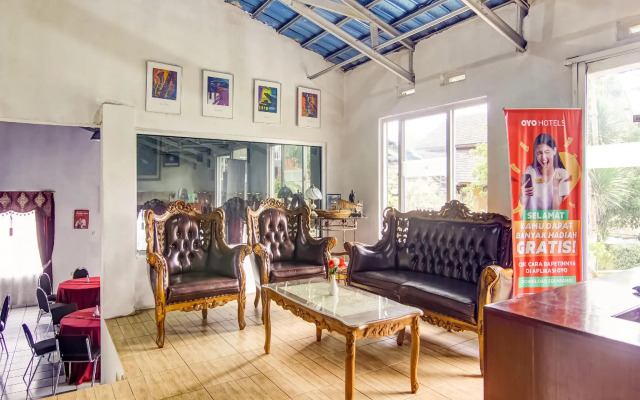 Villa Anyelir Yustik