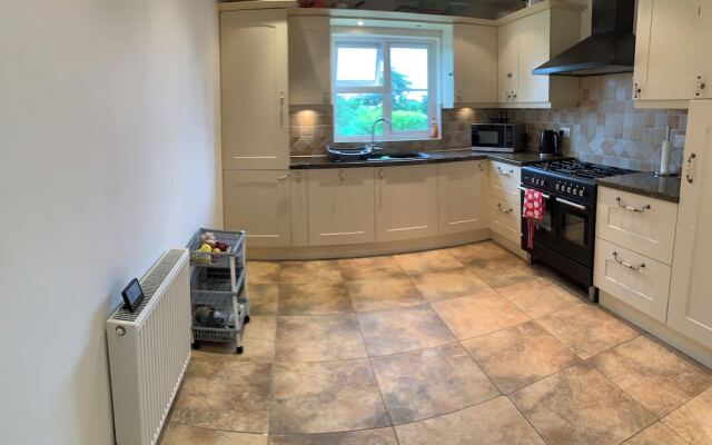 Coventry Charm - Spacious 3 Bedroom House