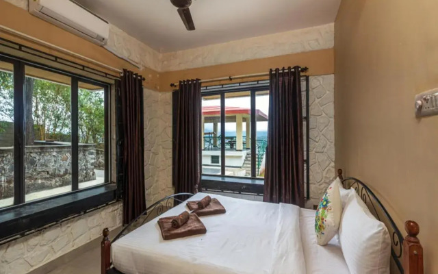SaffronStays Blue Infinitum, Pawna