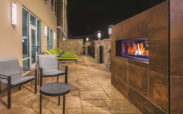 La Quinta Inn & Suites by Wyndham Cleveland TN