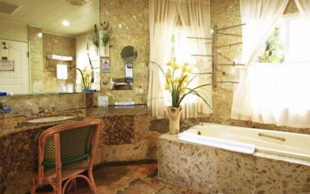 Swan Lake Villa Resort