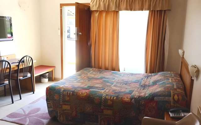 The Ascot Motel
