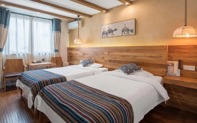 Tongxiang Wuzhen Yuexiang Inn