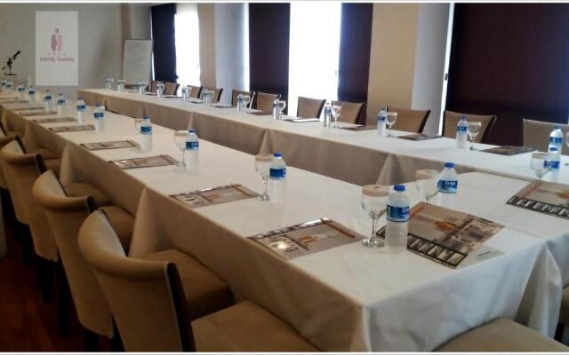 Ismira Hotel