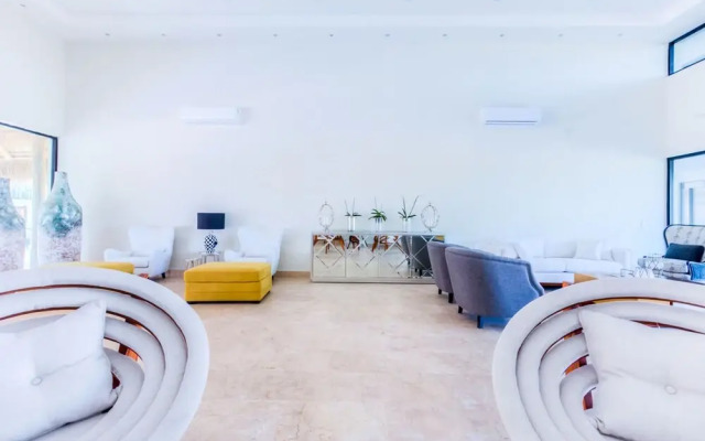 NEW El Tigre Resort-style Stay