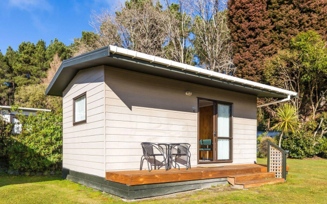 Motutere Bay Top 10 Holiday Park