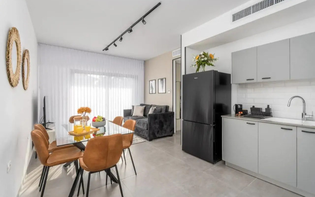 2BDR W parking shirat haneviim - Mamilla Area