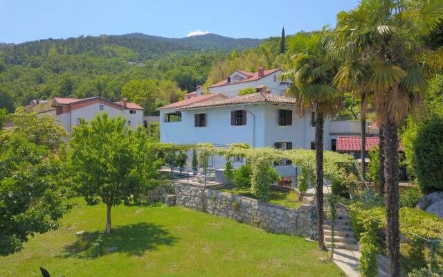 Apartment Zuzi with garden, 300m to the beach