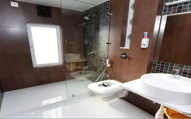 Gagal Home-Airport Suite