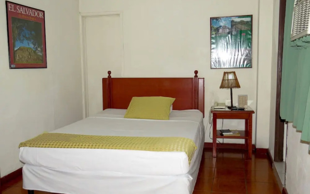 Hotel Villa Serena Flor Blanca