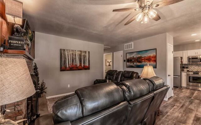 Texas Trio Cabin, 3 Bedrooms, Hot Tub, Fireplace, Sleeps 6