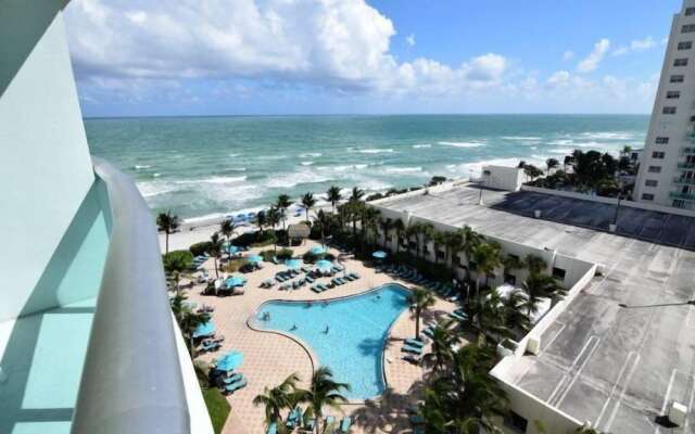 Spectacular 1 Bed 1 Bath @ Tides