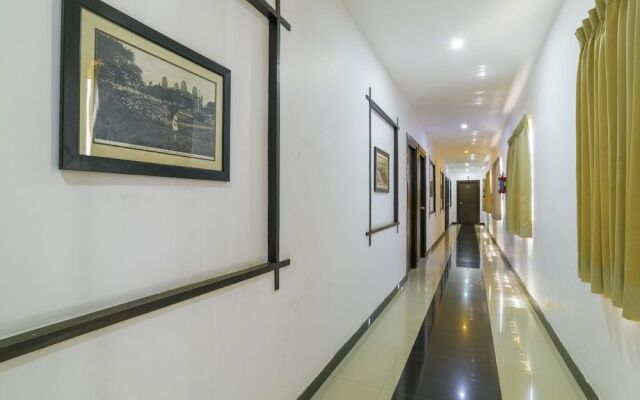 Crescent Inn Navallur