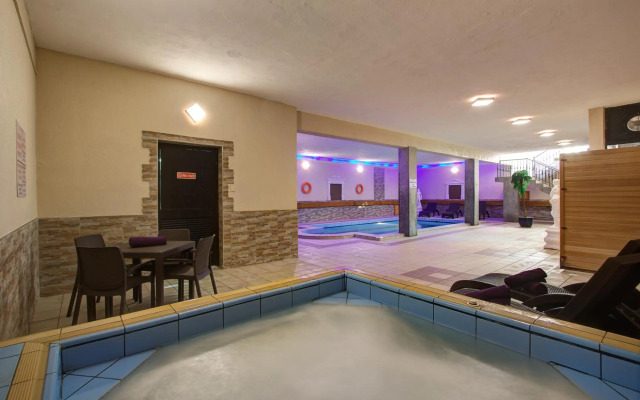 Canifor Hotel