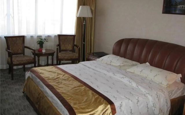 Huazhou Hotel Yunnan