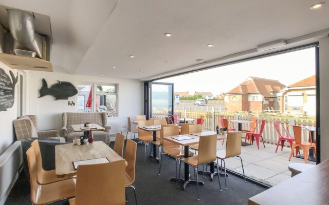 The Waves Bar Cafe B and B Hotel