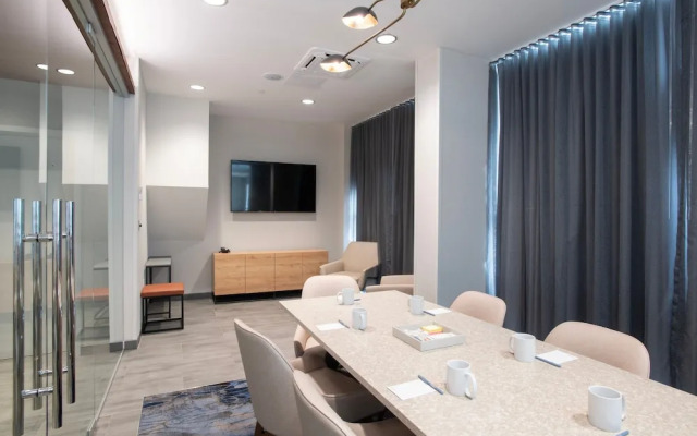 Comfort Suites
