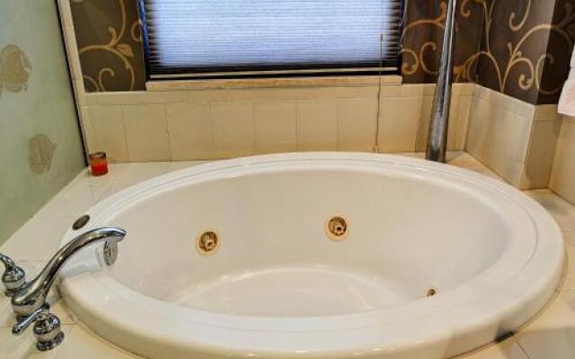 Mandalay Beach Club 606