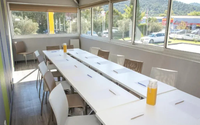 ibis budget Aubagne Les Paluds Agora