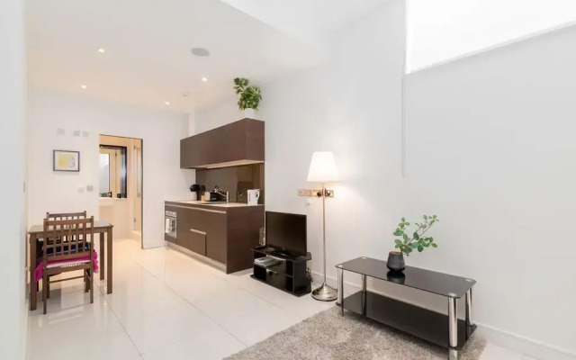 Modern 1BR Home in Kings Cross! 3 Guests