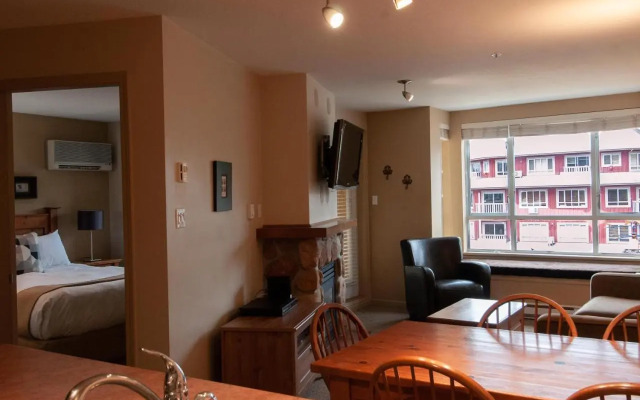 Bear Lodge One Bedroom by MVA