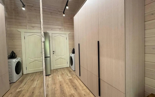 Sunny Home Дом на ул. Мира 32 (Санни Хоум)