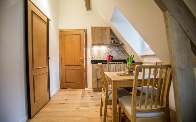 Luxury Suites Riverside Residence