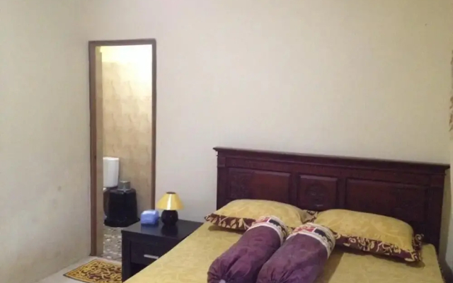 Marry Ind Vila & Guest House Gunung Kawi Malang