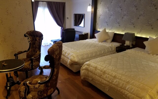 Yufuin Bessou Shikisai Hotel