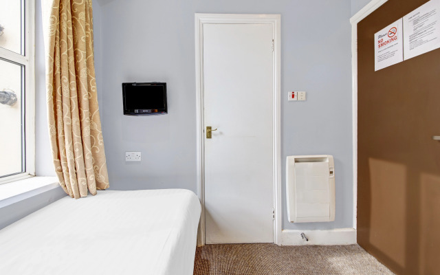 OYO Bostons Manor Hotel, Hanwell London