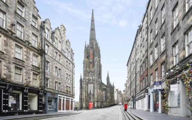 ALTIDO 2-BR Apt directly next to Edinburgh Castle