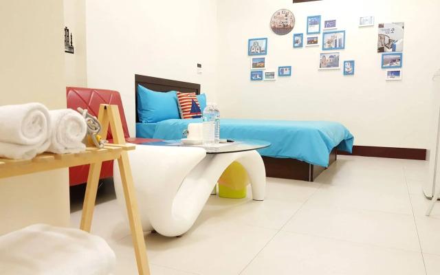 Small Wide Home