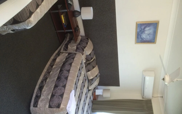 Hanging Rock Family Motel