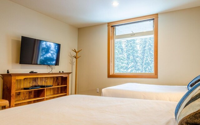 Kookaburra Lodge #303 By Bear Country