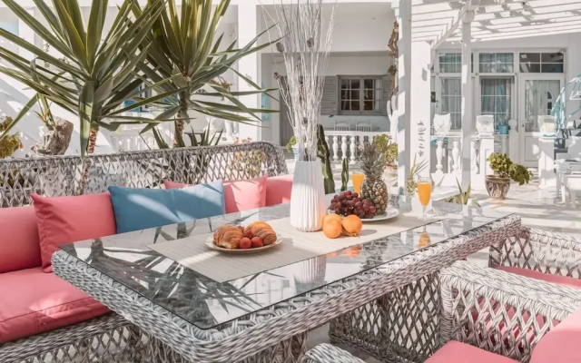 Dibellee Mykonos Studios