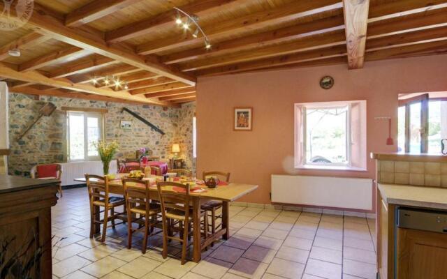 Gîte Saint-Romain-d'Urfé, 5 pièces, 9 personnes - FR-1-496-36